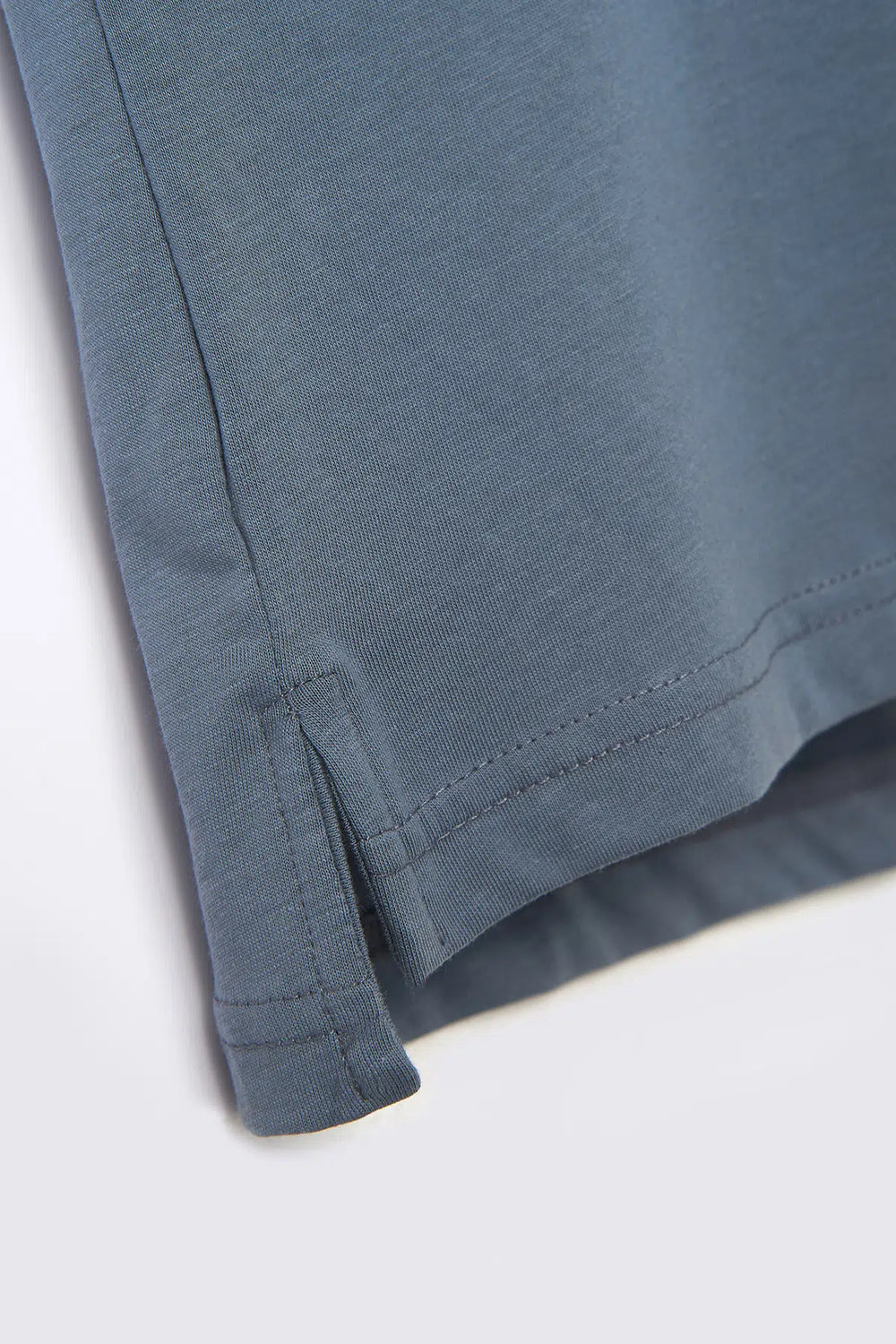 Mavi V Yaka Erkek T-Shirt