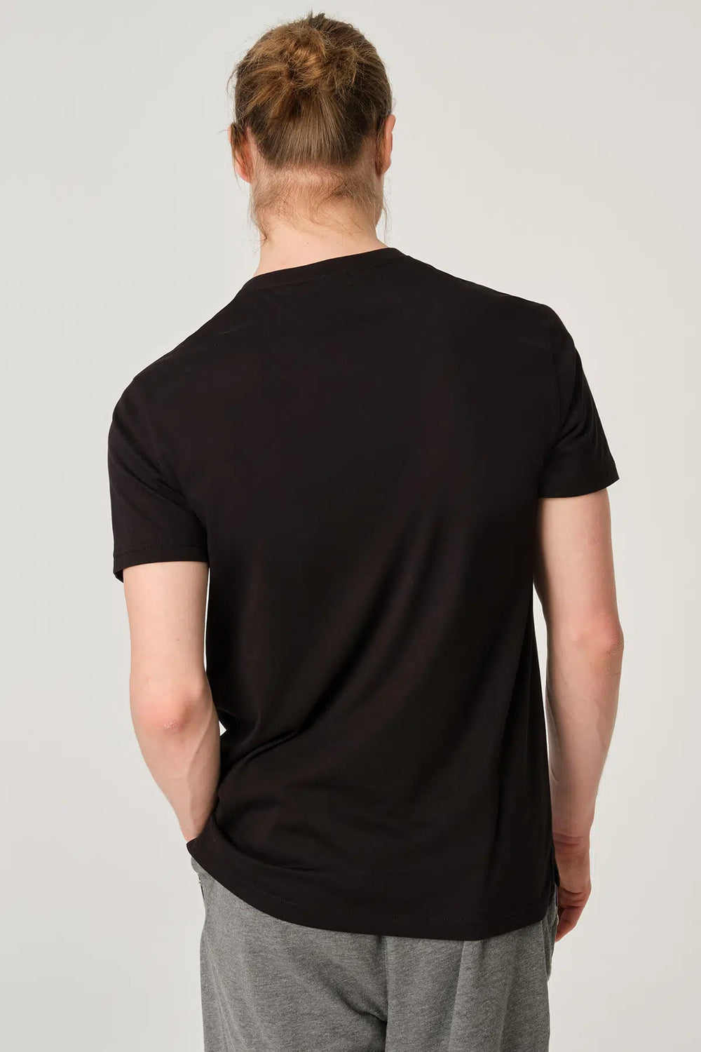 Siyah V Yaka Erkek T-Shirt