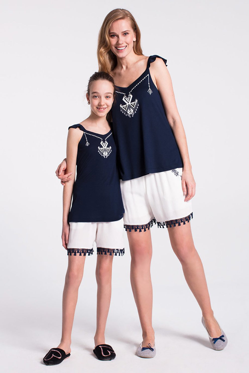 Lacivert Püskül Paça Emprime Askılı Kız Çocuk Şort Takımı