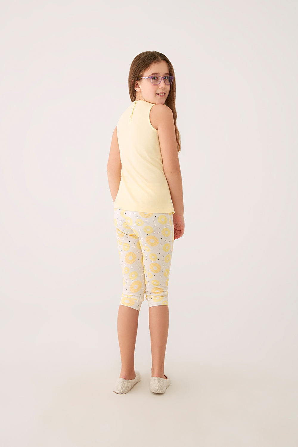 Sarı Kız Çocuk O Yaka Ananas Desen Modal Epirme Kısa Kol Kapri Takımı