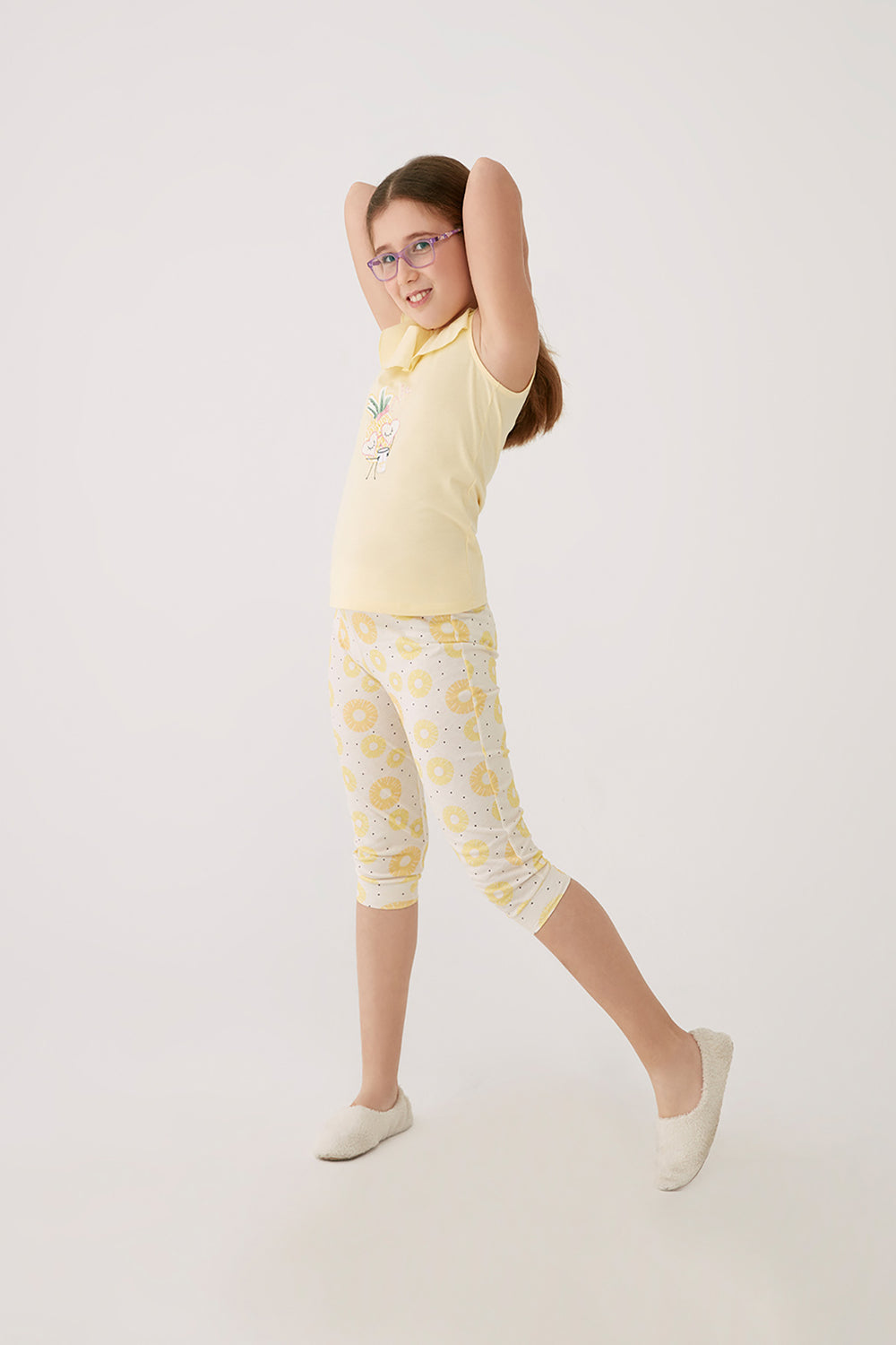 Sarı Kız Çocuk O Yaka Ananas Desen Modal Epirme Kısa Kol Kapri Takımı